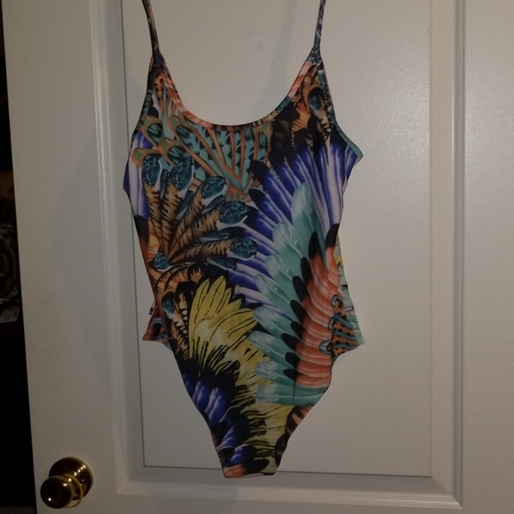 Womens Fashion Swimsuit & Cover up. - Picture 3 of 4